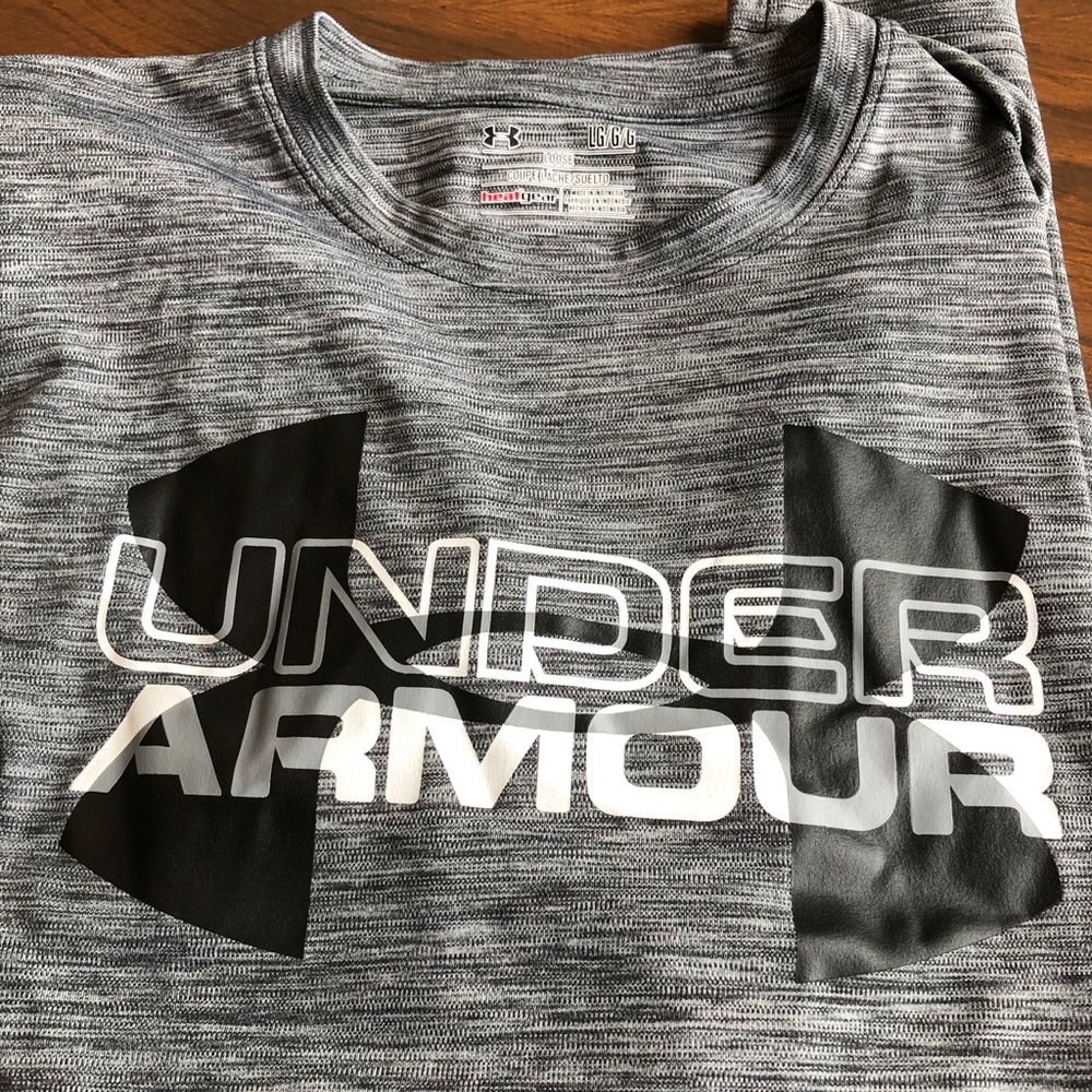 Men’s size large short sleeve Under Armour